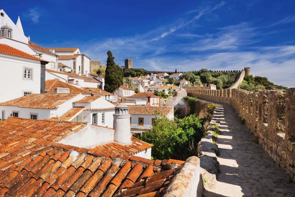 White building of Obidos during daytime