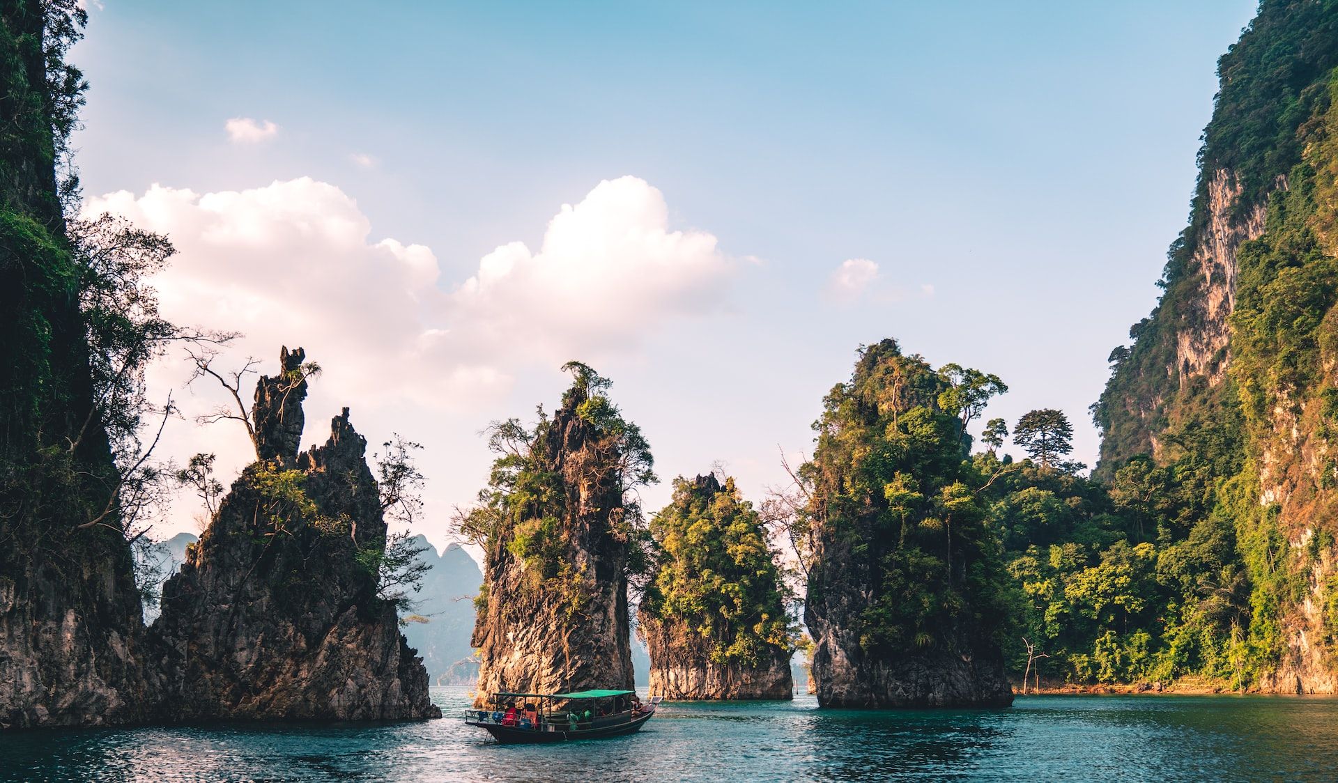 when is it best to go to thailand