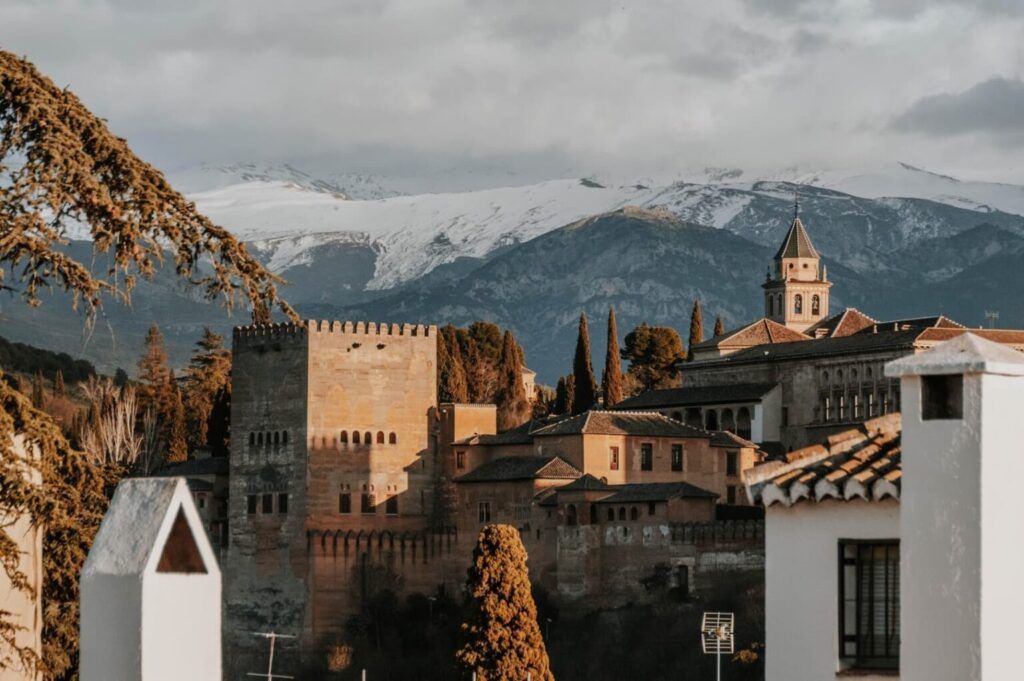 Photos of Granada in winter, with Sierra Nevada