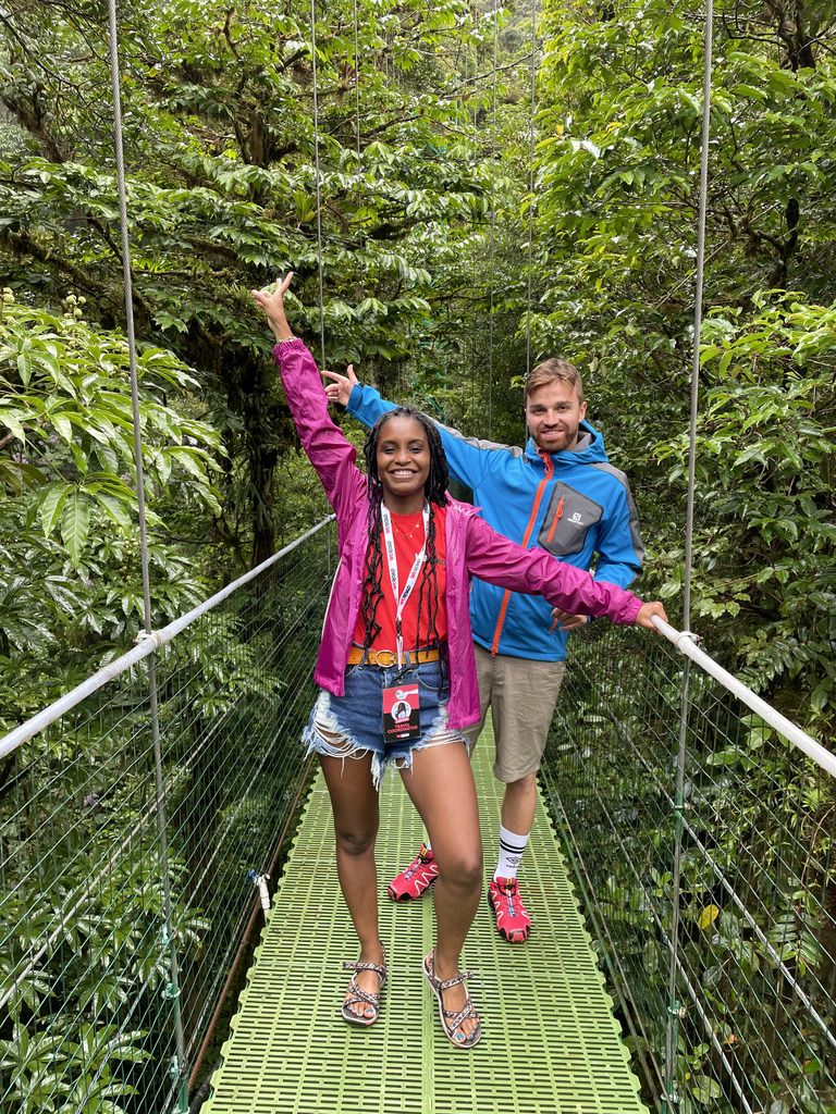 People on the suspension bridge in Monteverde forest