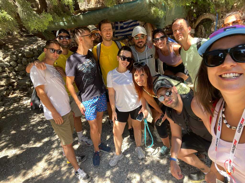 WeRoad organised beach group trip to Crete