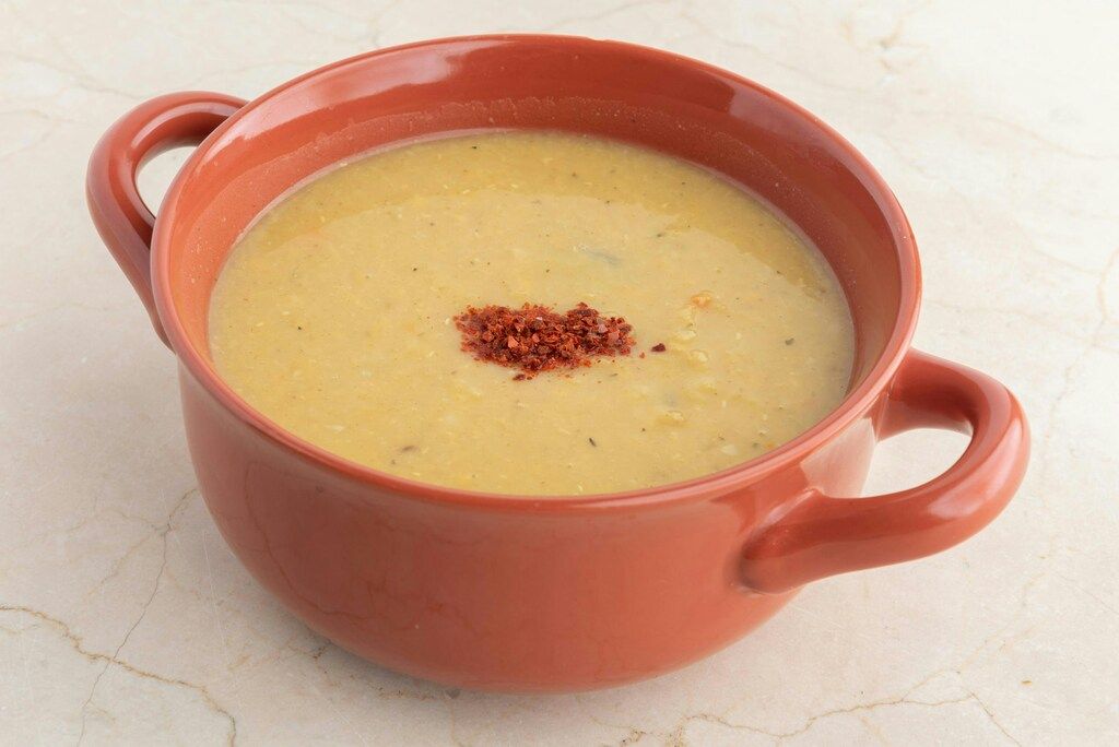 Turkish red lentil soup: mercimek çorbası